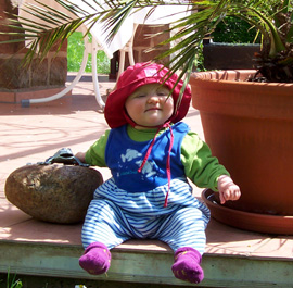 Mindestens ein Mützchen muss sein, das wissen heute alle Eltern. Foto: B. Dannenberg