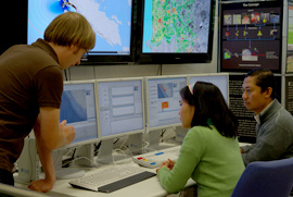 In dem vom DLR entwickelten, so genannten Entscheidungs-Unterstützungssystem DSS (Decision Support System) fließen alle verfügbaren Daten, Informationen und Modellierungen des Frühwarnsystems...