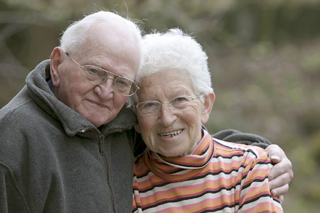 Ältere Menschen bleiben heute länger gesund und selbstständig, dazu trägt auch die Gesundheitsforschung der Helmholtz-Gemeinschaft bei. Bild: Helmholtz/Fesseler