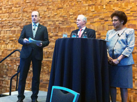 Helmholtz-Pressefrühstück auf der AAAS 2012 in Vancouver: Thomas Gazlig, Jürgen Mlynek, Indira Samarasekera (Präsidentin der University of Alberta). Foto: Helmholtz-Gemeinschaft