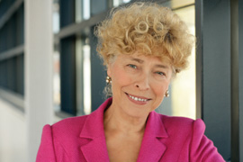 Prof. Dr. Gesine Schwan ist Politikwissenschaftlerin und leitet als Präsidentin die Humboldt-Viadrina School of Governance in Berlin.