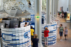 Neues Museumsmodul der Helmholtz-Gemeinschaft mit vielen multimedialen Elementen im Deutschen Museum München. Bild: Helmholtz/Ernst Fesseler