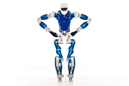 TORO steht für „TOrque controlled humanoid RObot“, also kraftgeregelter menschenartiger Roboter. Ziel der DLR-Ingenieure ist ein Roboter, der auf seine Umwelt reagiert und sich in unbekannter...