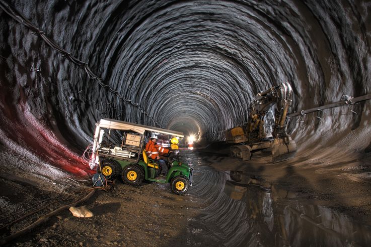 Versuchsmessung beim Tunnelbau