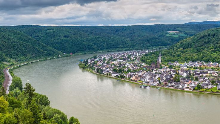 Mehrere Kilometer tief im Untergrund des Oberrheingrabens gibt es relevante Lithiumkonzentrationen in Thermalwasser. Bild: byvalet/Shutterstock