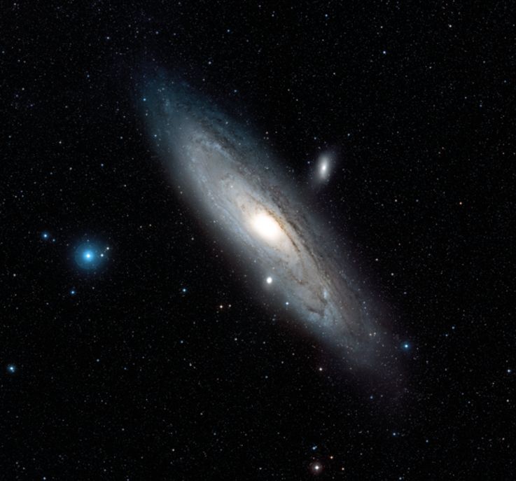 Andromeda-Galaxie Aus den Daten des Weltraumteleskops Hubble konnten Astronomen ein Bild der Andromeda-Galaxie berechnen, das sogar einzelne Sterne und Sternhaufen zeigt. Bild: ESA/Hubble & Digitized Sky Survey 2. Acknowledgment: Davide De Martin (ESA/Hub