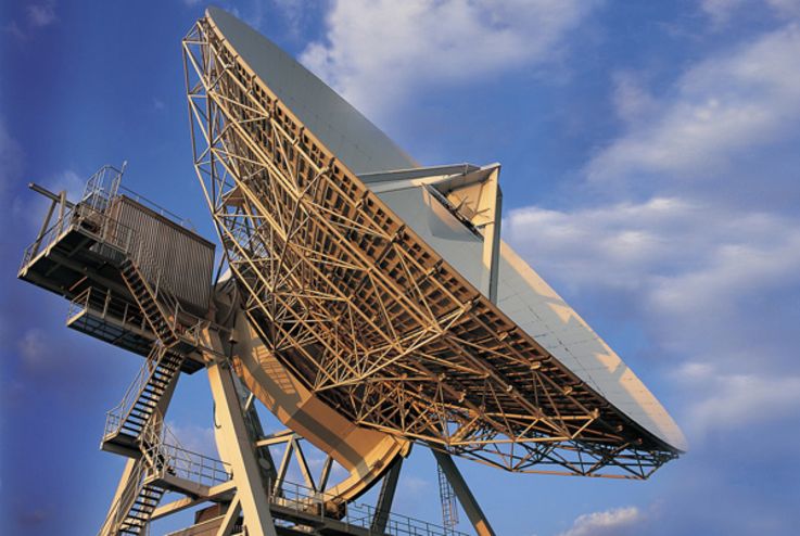 Antenne auf dem Gelände der DLR-Bodenstation in Weilheim. Bild: DLR