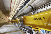 Teilchenbeschleuniger FLASHParticle Accelerator FLASH DE:FLASH-Tunnel am gelben Teilchenbeschleuniger-Modul 6.EN:FLASH tunnel at the yellow particle accelerator modul 6.